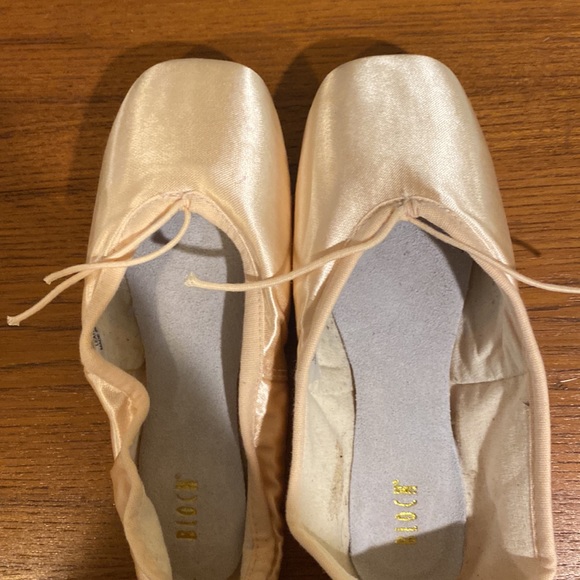 Bloch Pointe Shoes - Picture 3 of 4